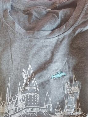 Graphic Tee Flying Car with Castle Sz 2Xl -